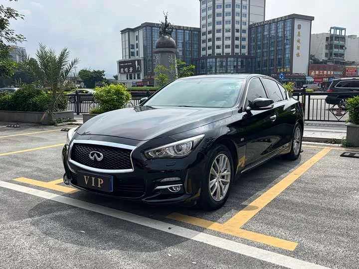 Infiniti Q50L