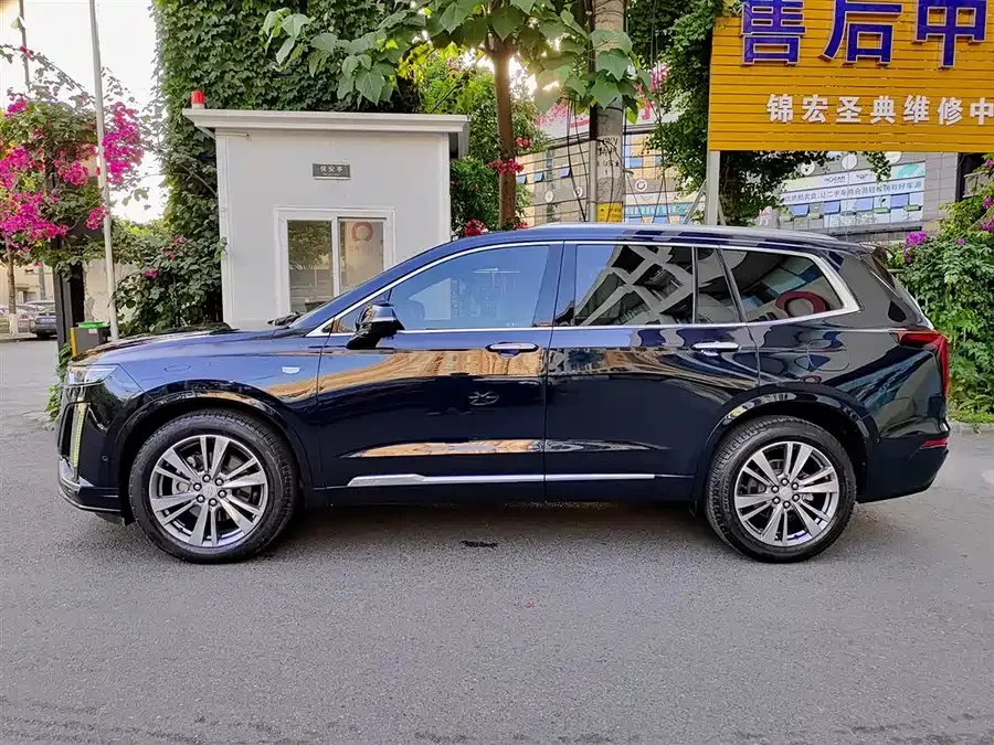Cadillac XT6