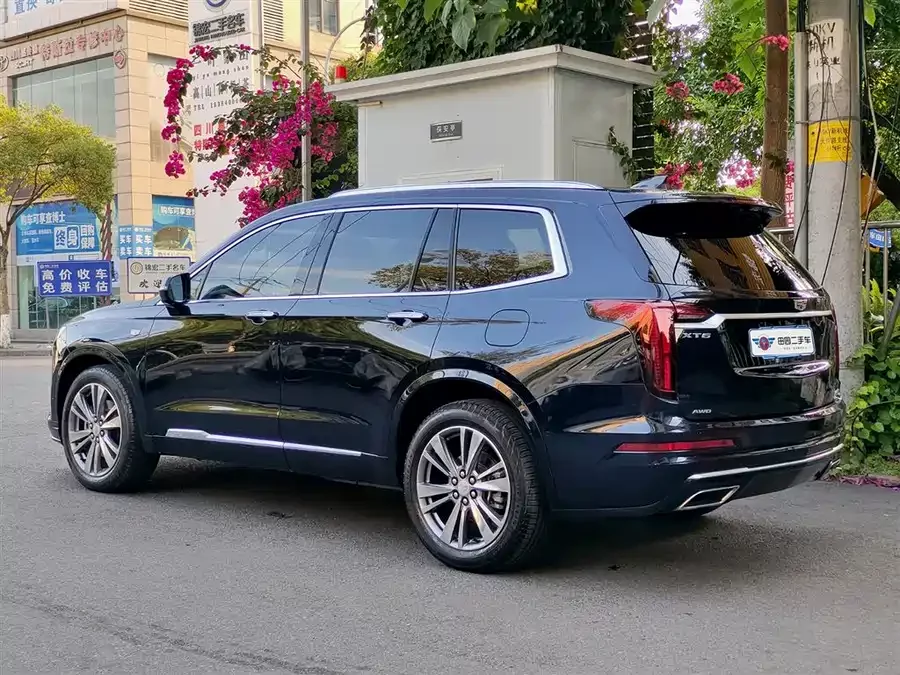 Cadillac XT6