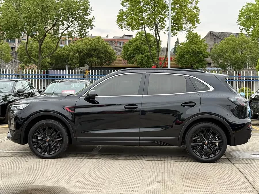 Hongqi HS5