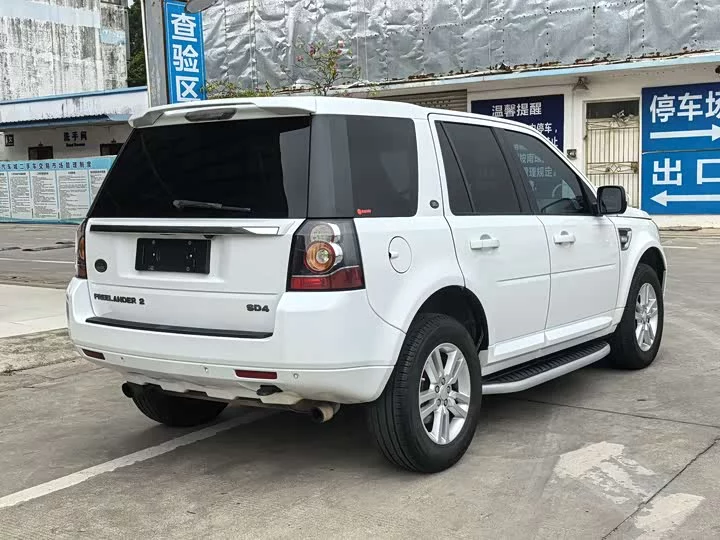 Land Rover Freelander 2