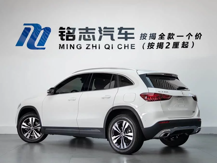 Mercedes Benz GLA