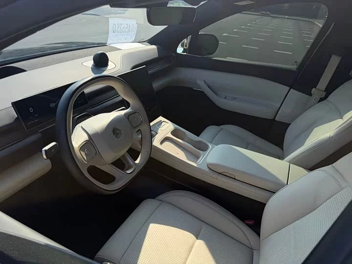 NIO ES6