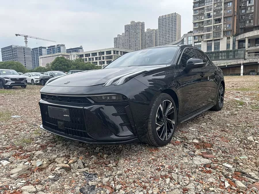 Lynk & Co 03