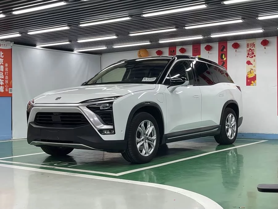 NIO ES8