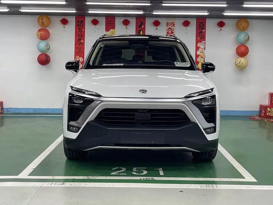 NIO ES8
