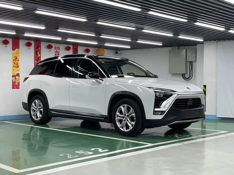 NIO ES8