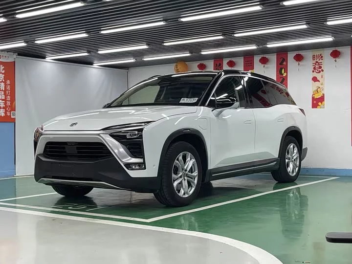 NIO ES8