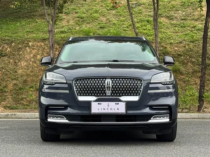 Lincoln aviator