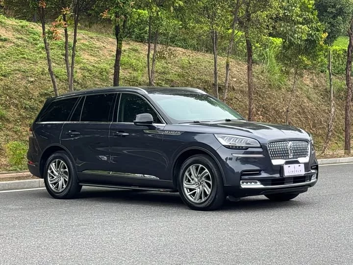 Lincoln aviator