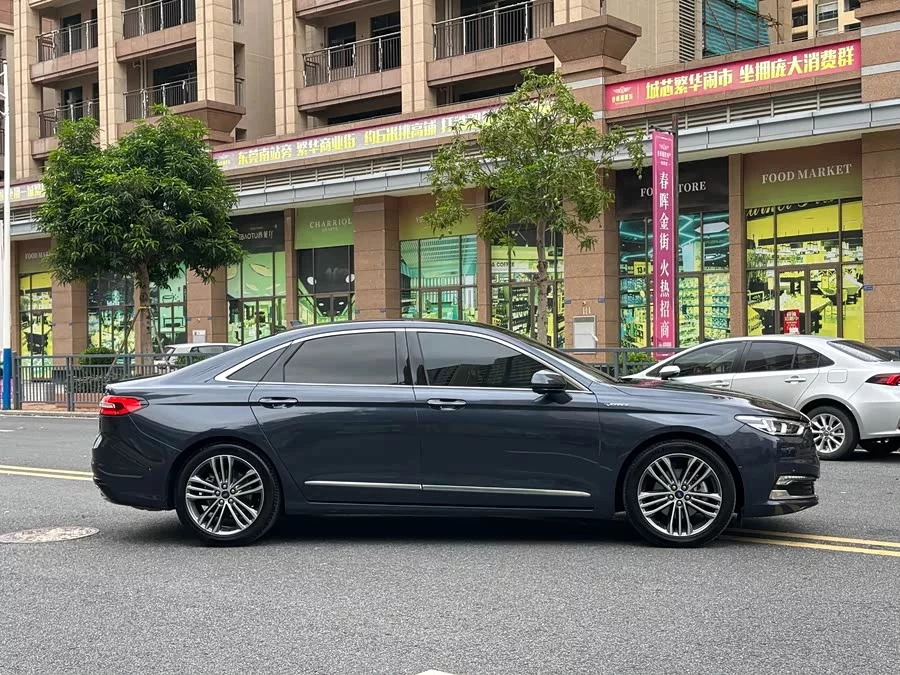 Ford Taurus