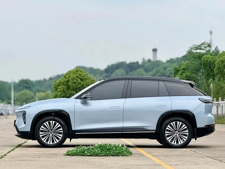 NIO ES7