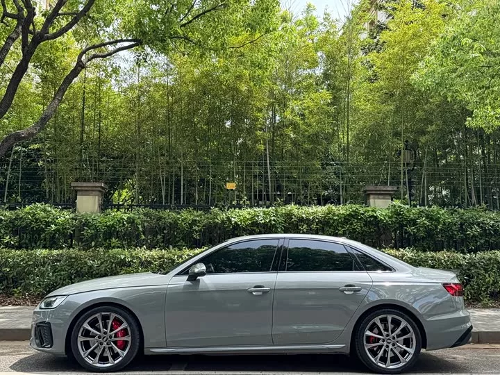 Audi S4