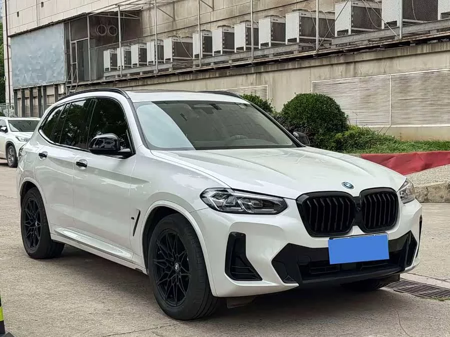 BMW iX3