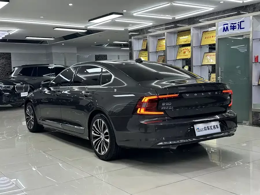Volvo S90