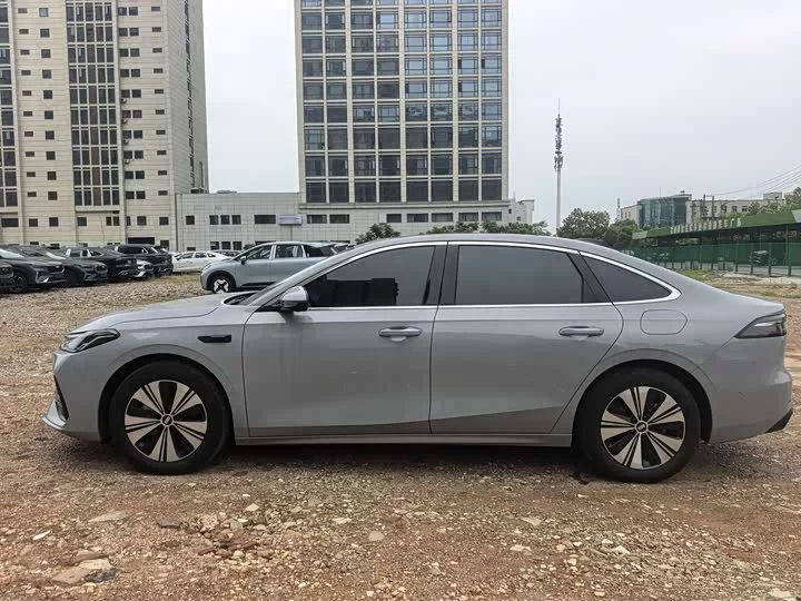 Geely Galaxy A7 EM