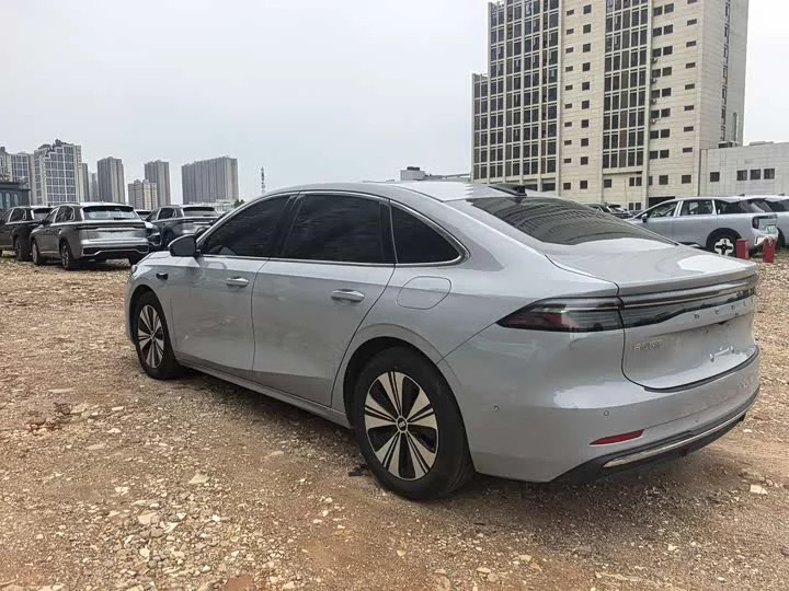Geely Galaxy A7 EM