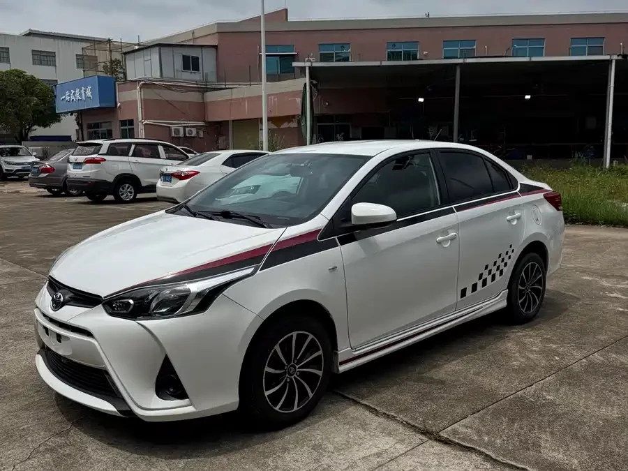 Toyota YARiS L Enjoy