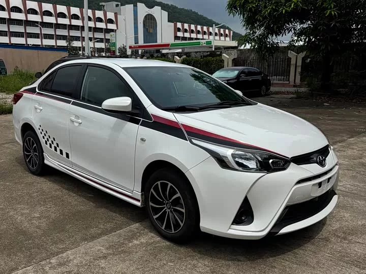 Toyota YARiS L Enjoy