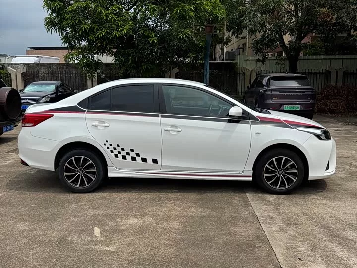 Toyota YARiS L Enjoy