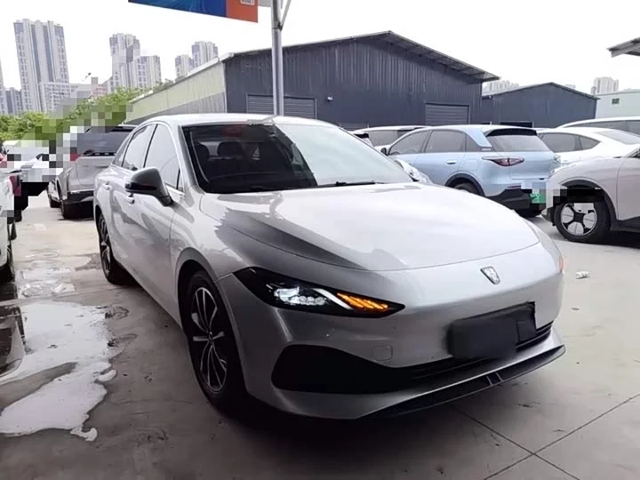 Roewe D7