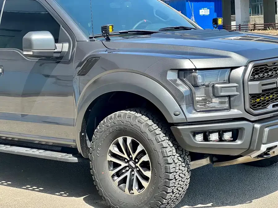 Ford F-150 Raptor
