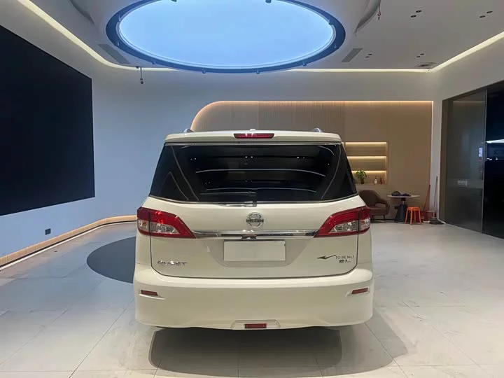 Nissan nobleman