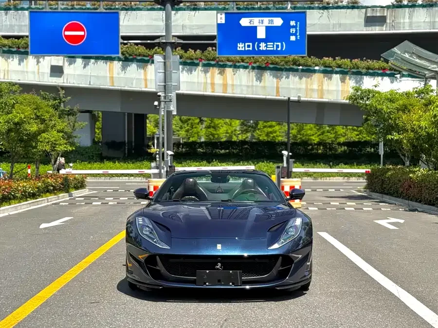 Ferrari 812