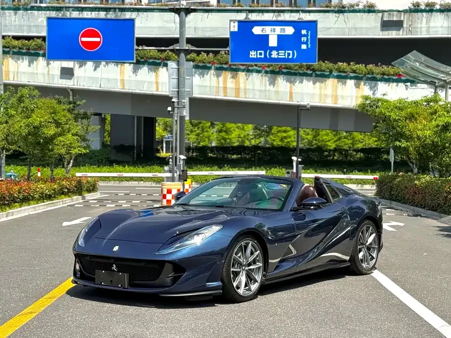 Ferrari 812