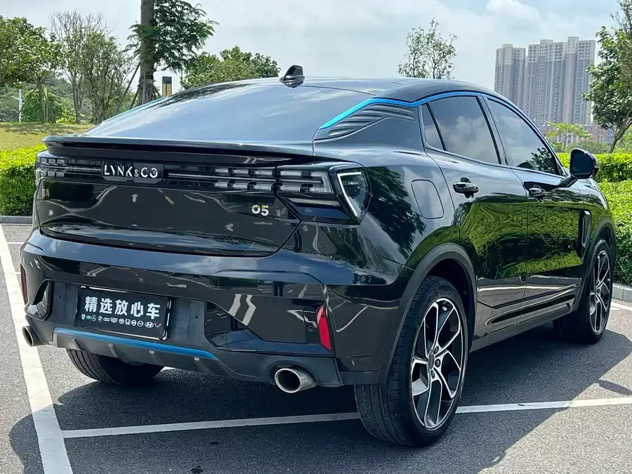 Lynk & Co 05