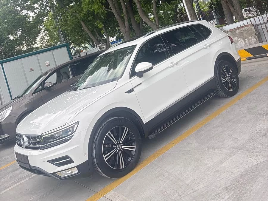 Volkswagen Tiguan L