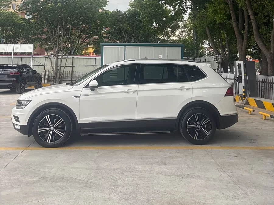 Volkswagen Tiguan L