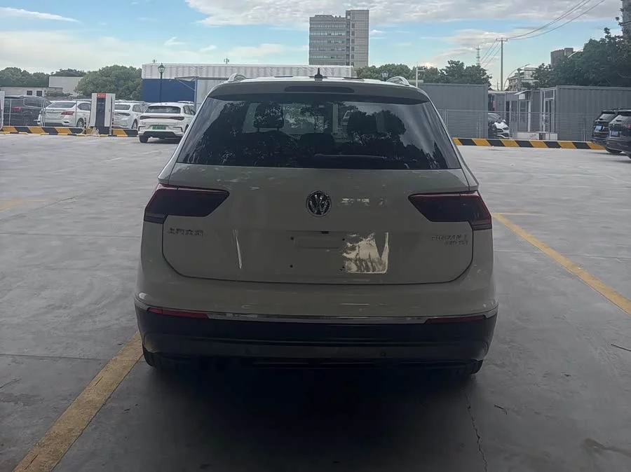 Volkswagen Tiguan L