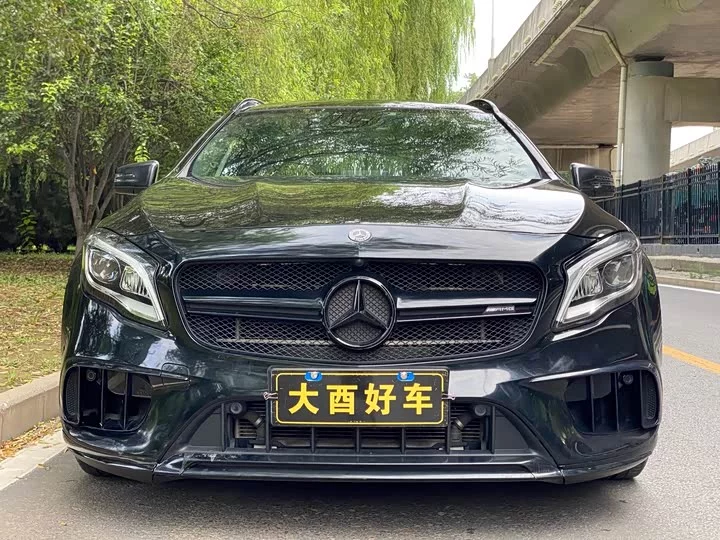 Mercedes-Benz GLA AMG