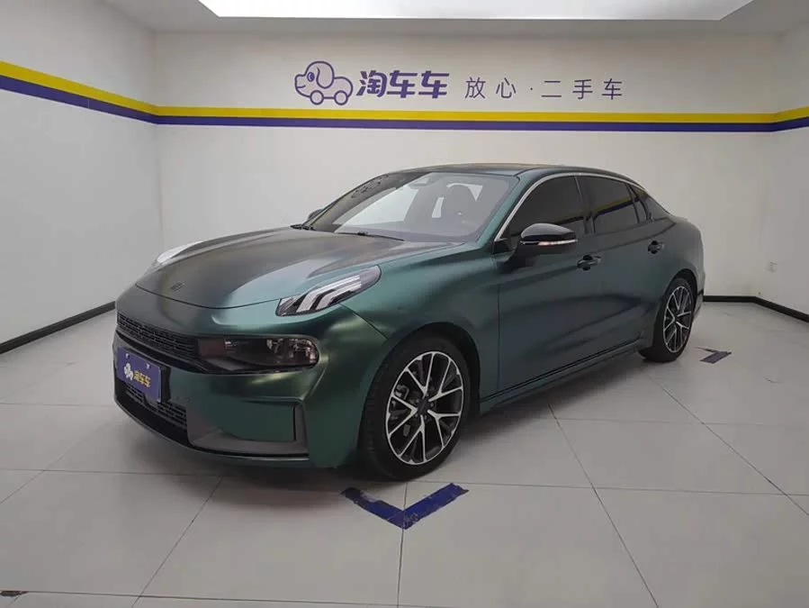 Lynk & Co 03