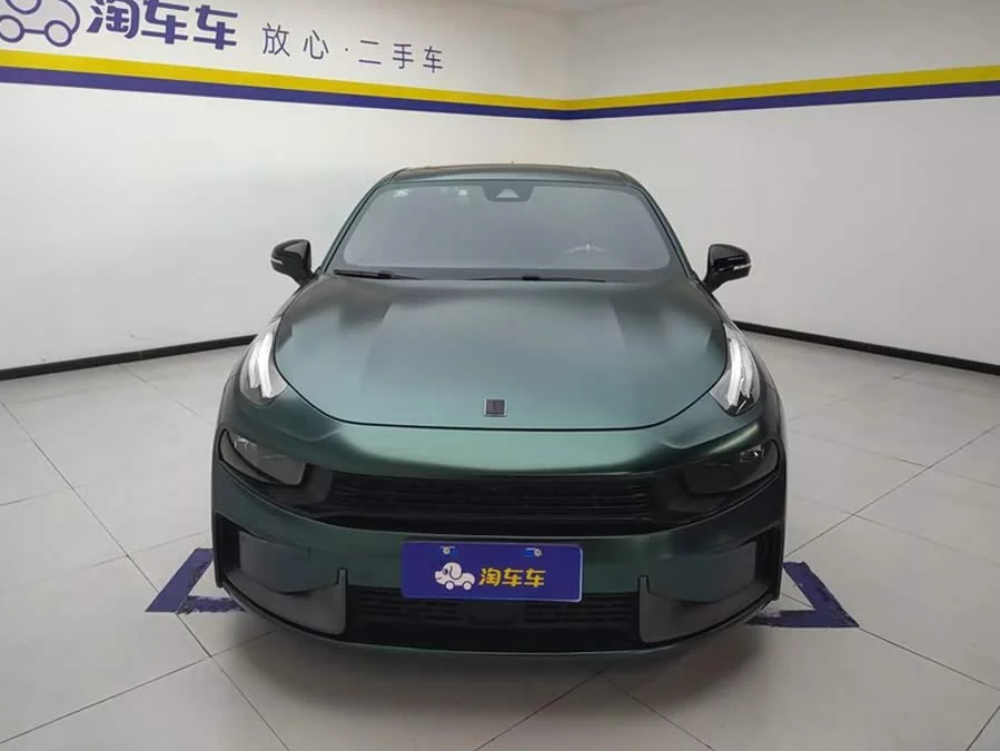 Lynk & Co 03