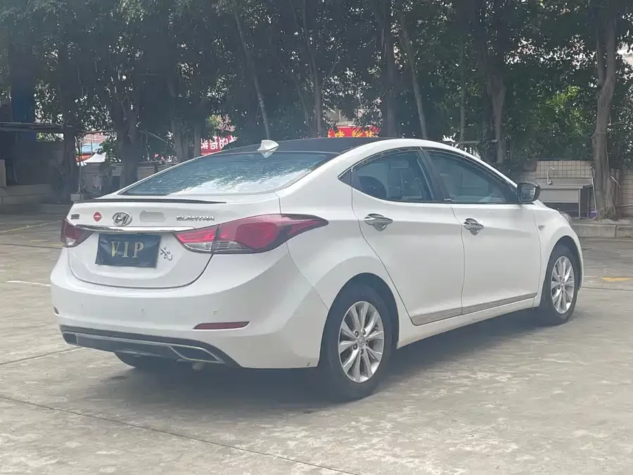 Hyundai Elantra