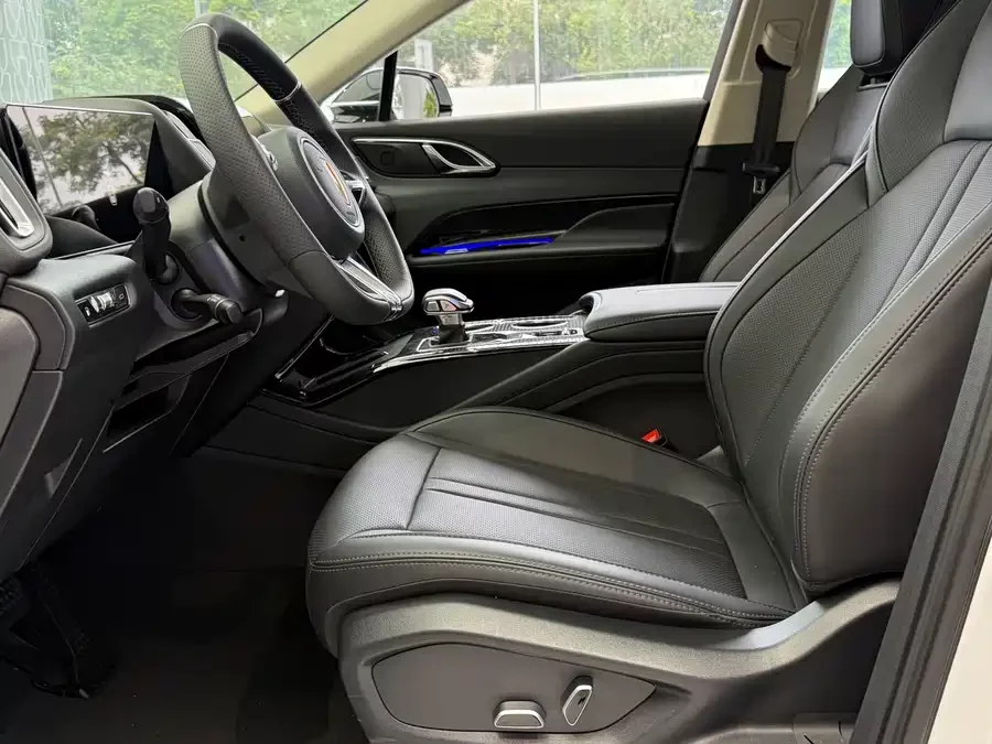 Hongqi HS3 PHEV