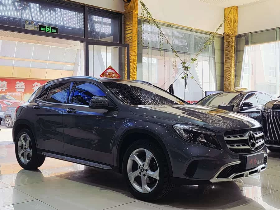 Mercedes Benz GLA