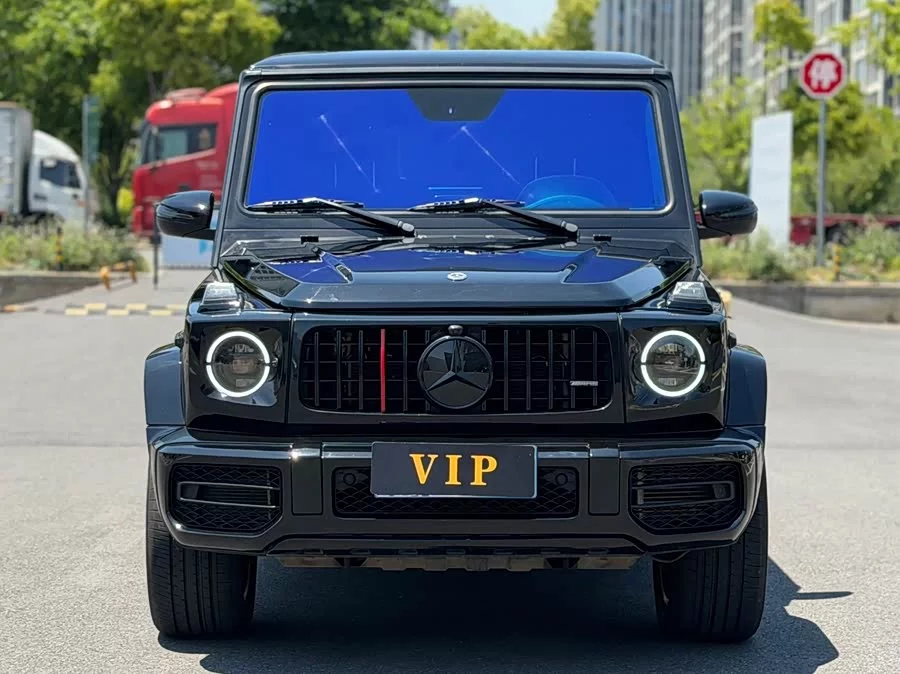 Mercedes Benz G-rated