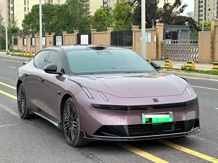 Lynk & Co 10