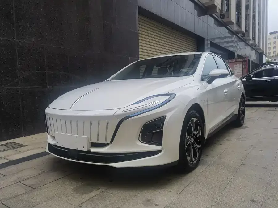 Hongqi E-QM5