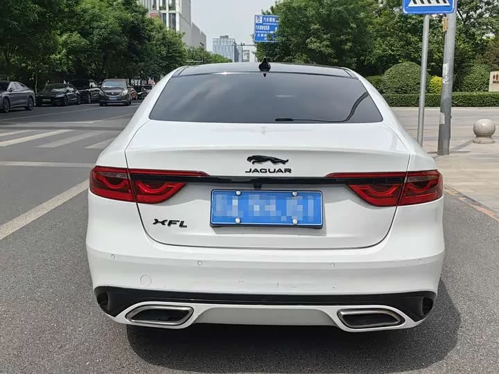 Jaguar XFL