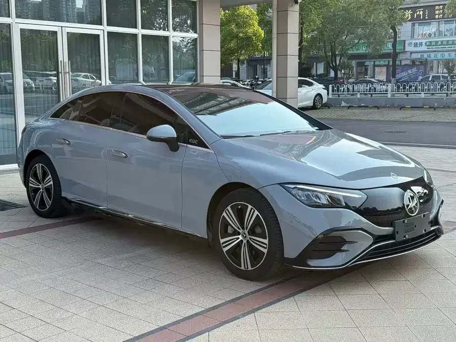 Mercedes Benz EQE