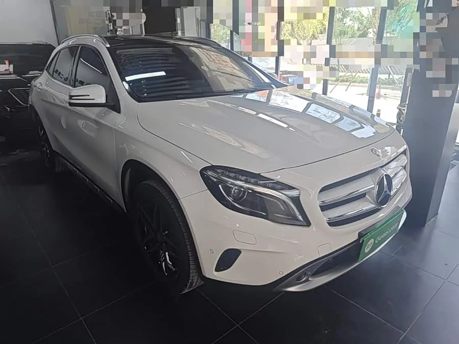 Mercedes Benz GLA