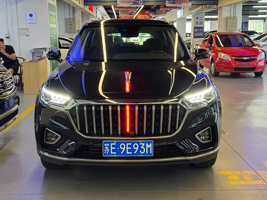Hongqi HS5