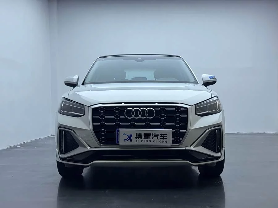 Audi Q2L