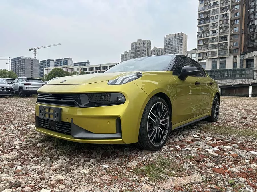 Lynk & Co 03