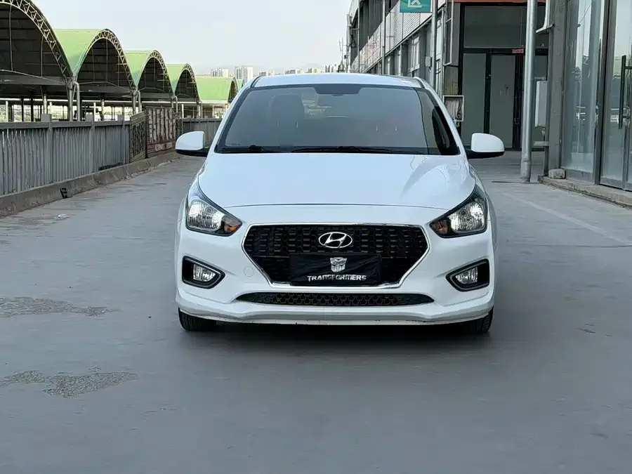 Hyundai Rena