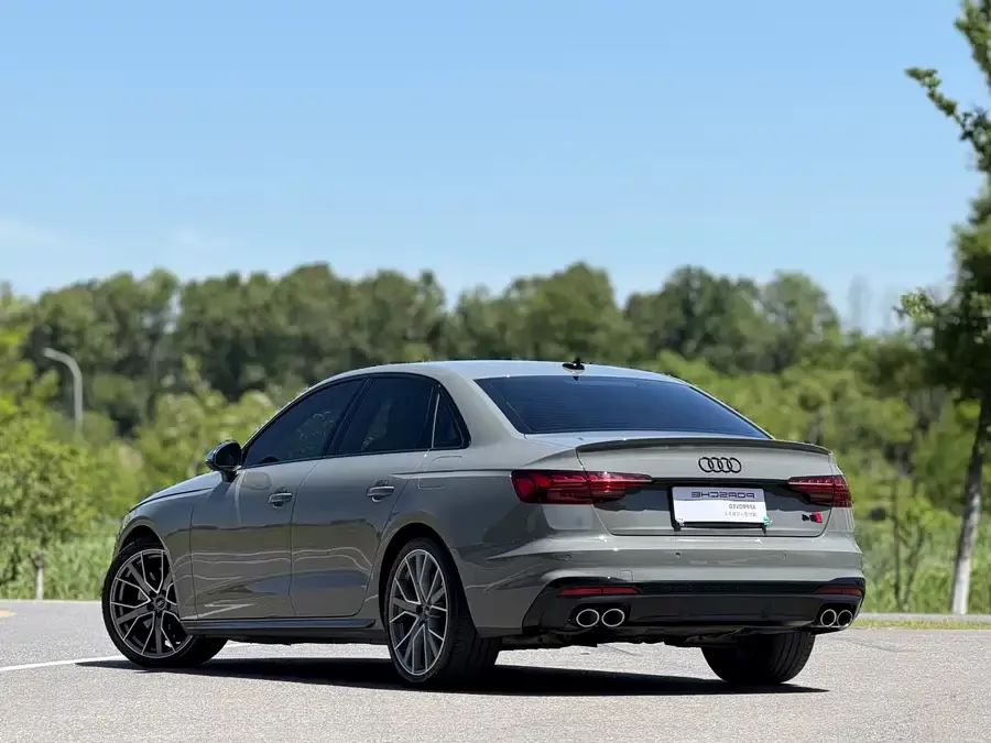 Audi S4